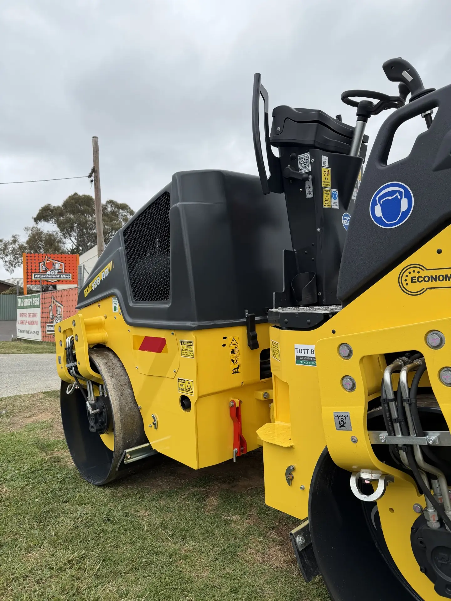 Roller and compactor close-up